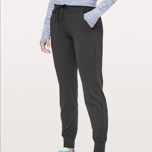 LULULEMON Ready to Rulu Black pants 6